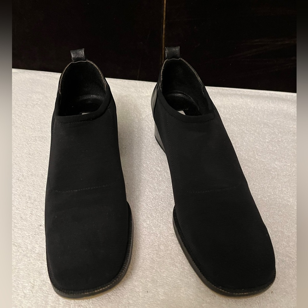 Donald J Pliner Women’s Shoes Black Size 6.5 Leather & Stretch Material Slip On